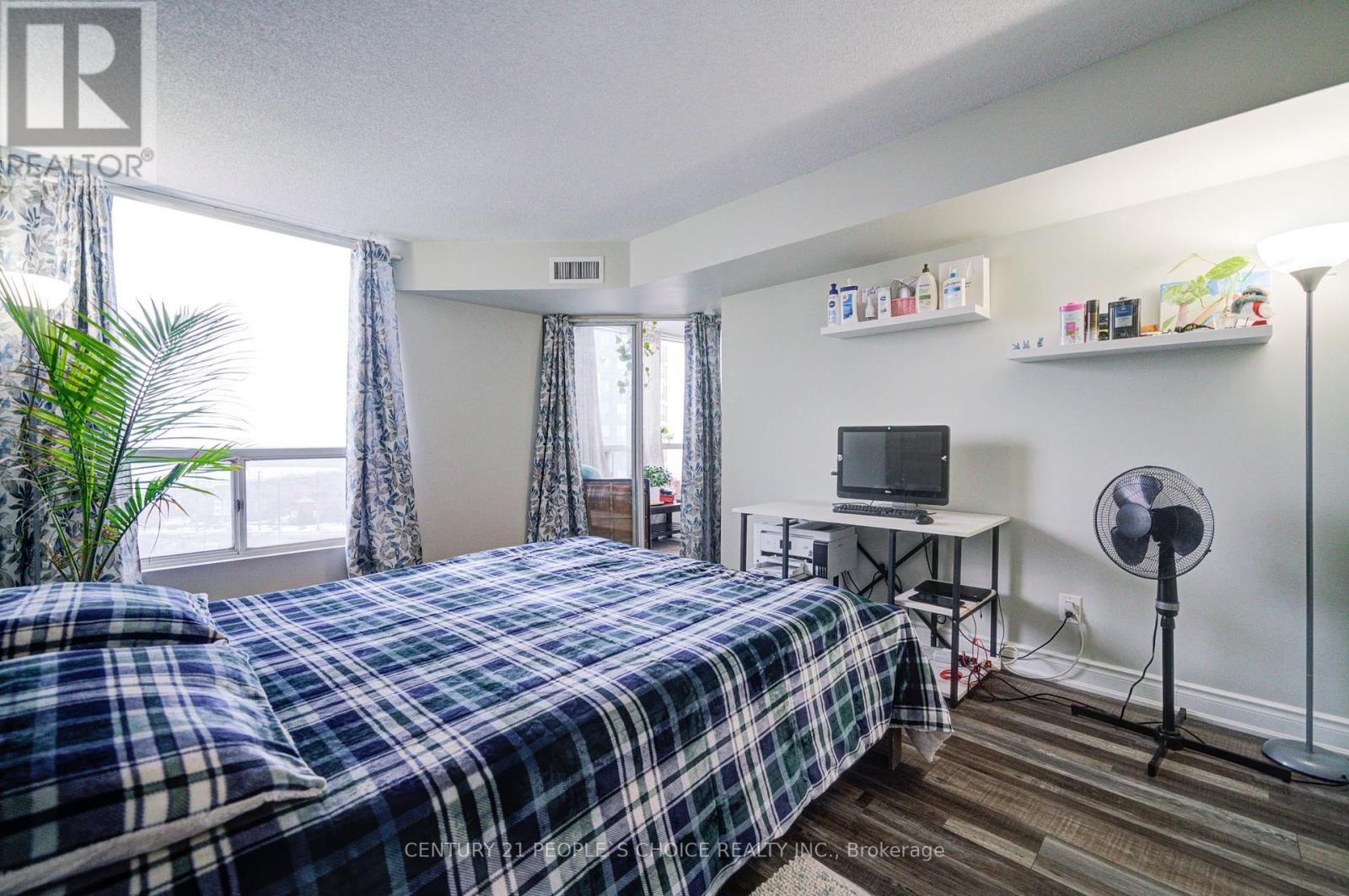 Photo 4 of 1402 4460 Tucana Court, Mississauga ON
