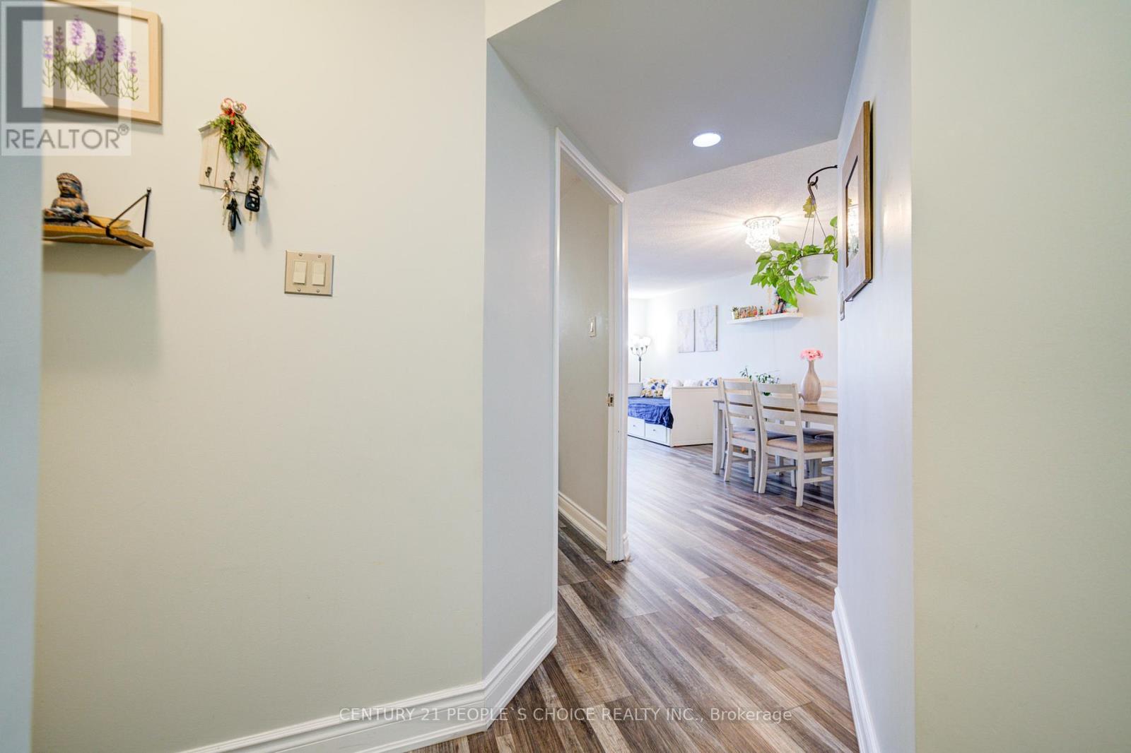 Photo 5 of 1402 4460 Tucana Court, Mississauga ON