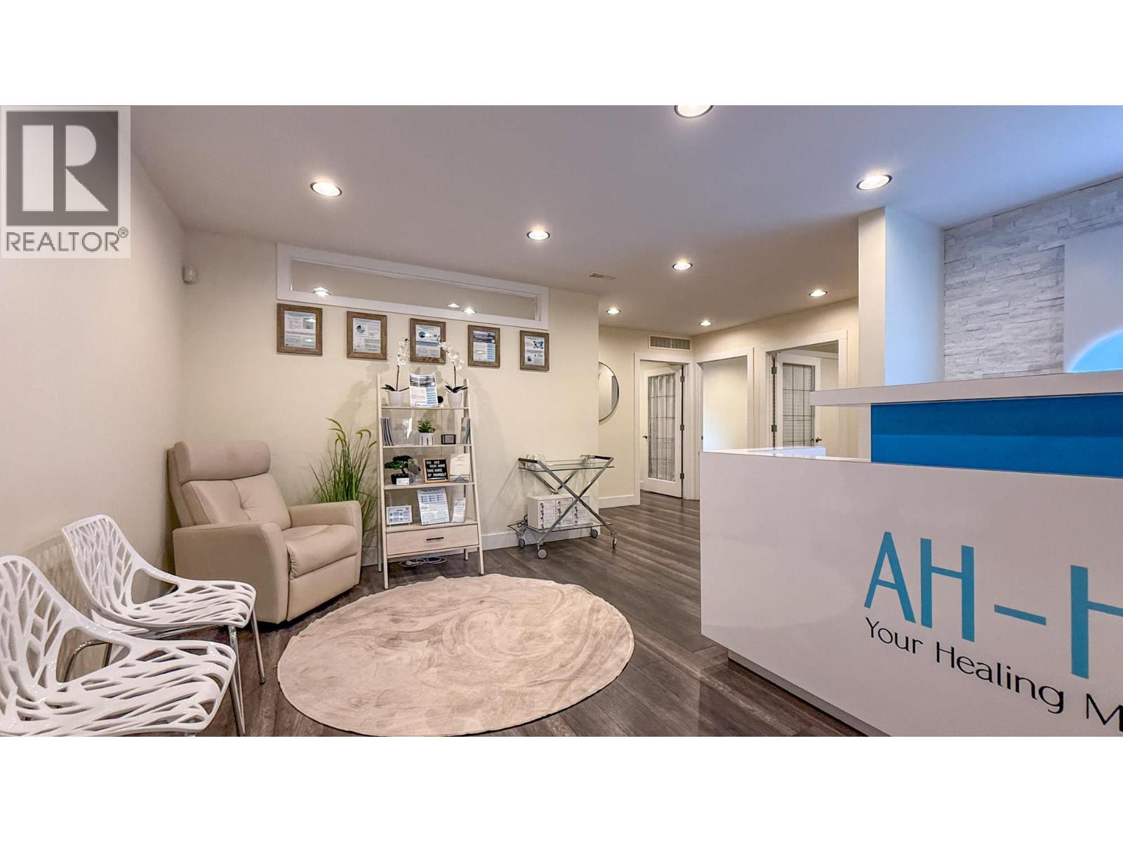 201 1462 St. Paul Street, Kelowna