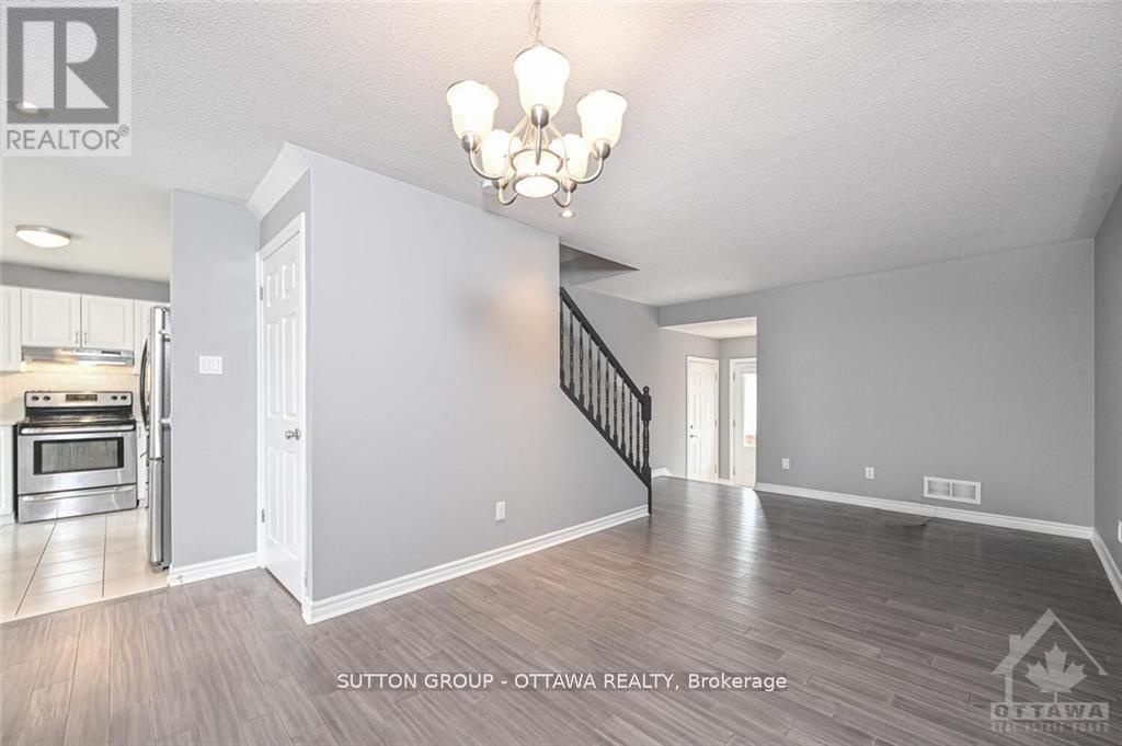 Photo 12 of 635 Clearbrook Drive, Ottawa ON