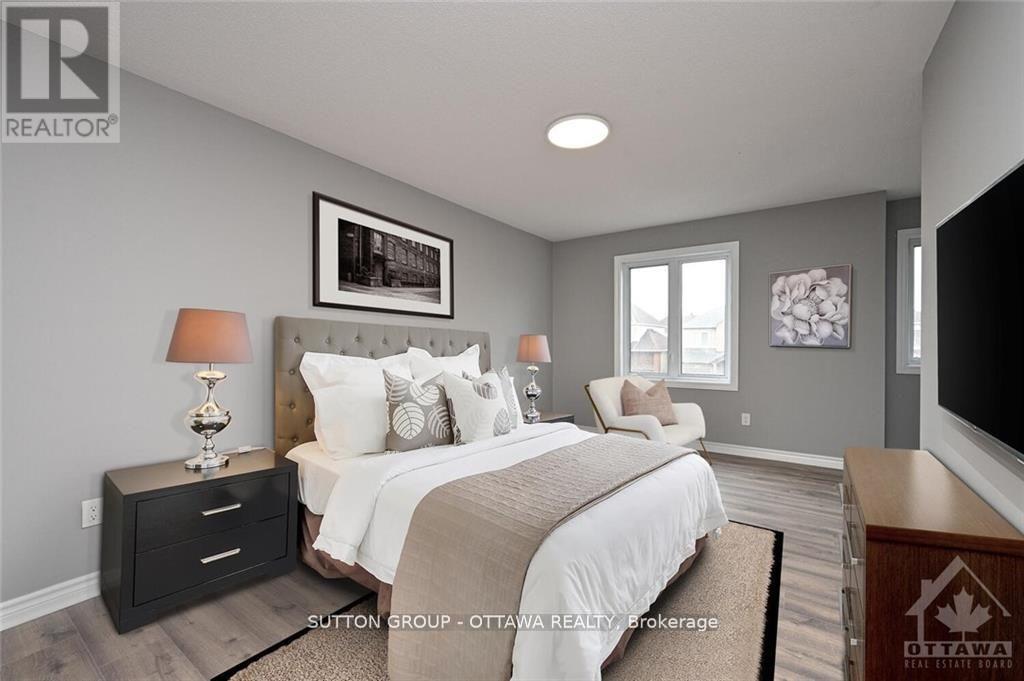 Photo 13 of 635 Clearbrook Drive, Ottawa ON