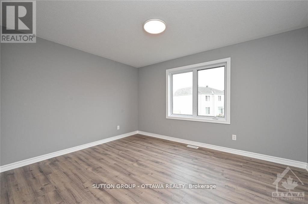 Photo 17 of 635 Clearbrook Drive, Ottawa ON