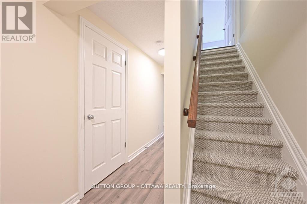 Photo 21 of 635 Clearbrook Drive, Ottawa ON