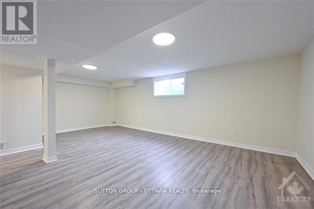 Photo 22 of 635 Clearbrook Drive, Ottawa ON