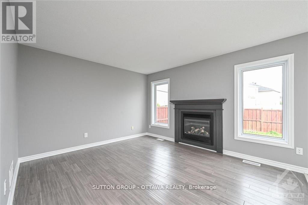 Photo 8 of 635 Clearbrook Drive, Ottawa ON