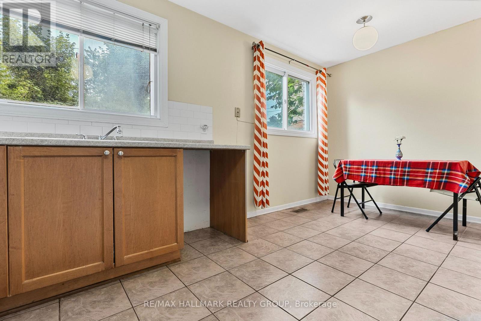Photo 14 of 2666 Regina Street, Ottawa ON