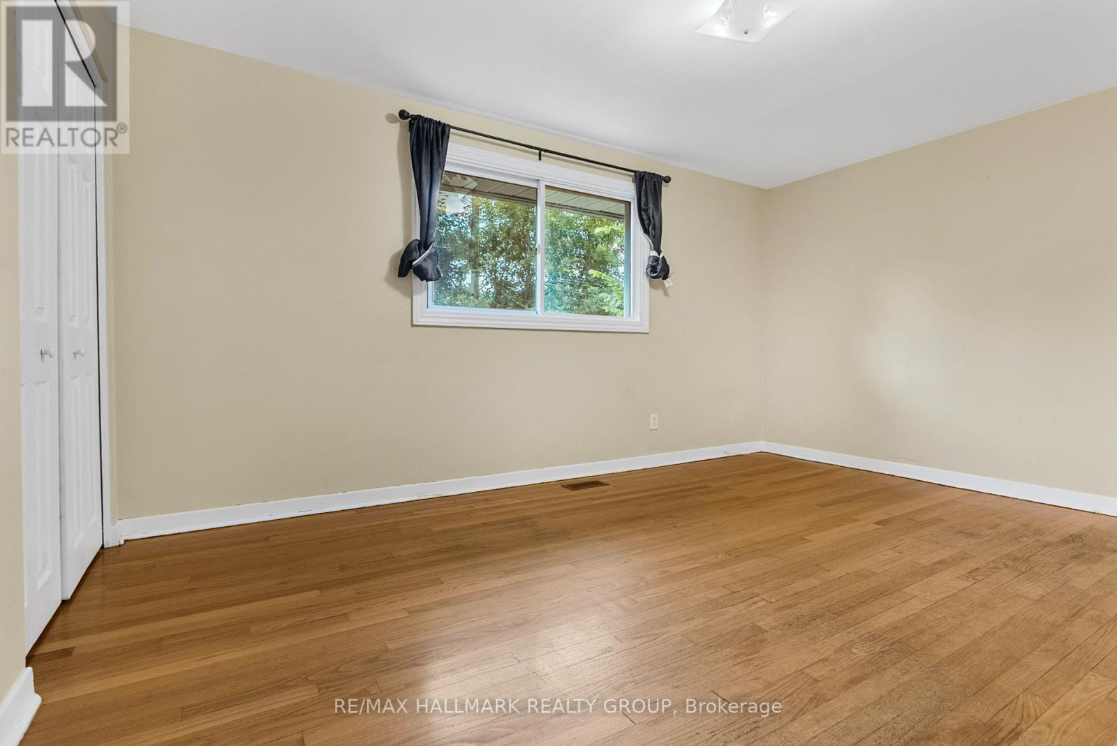 Photo 18 of 2666 Regina Street, Ottawa ON
