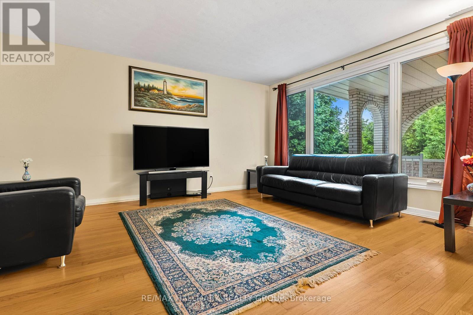 Photo 8 of 2666 Regina Street, Ottawa ON
