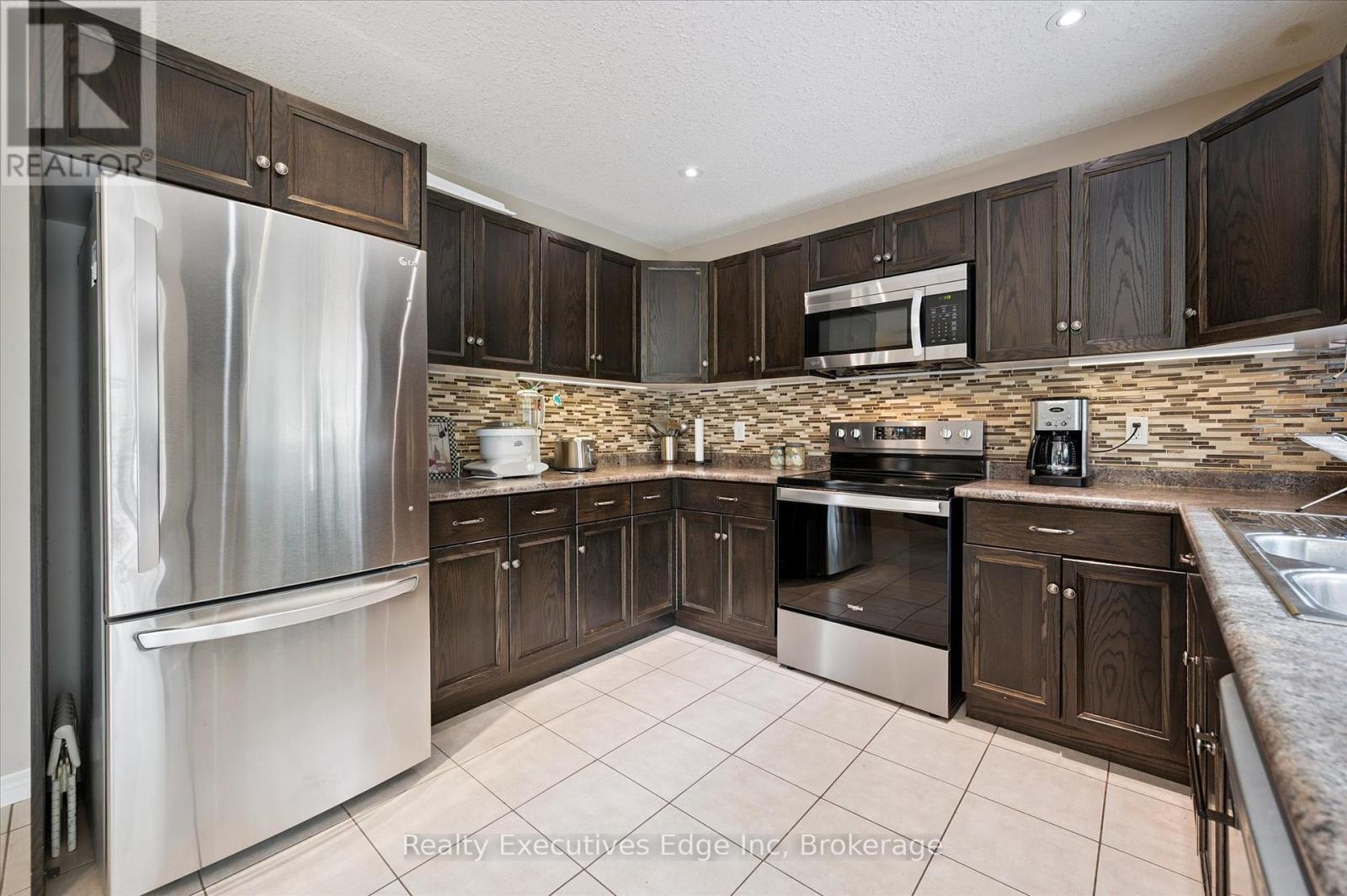 Photo 13 of 51 Marr Drive, Centre Wellington ON