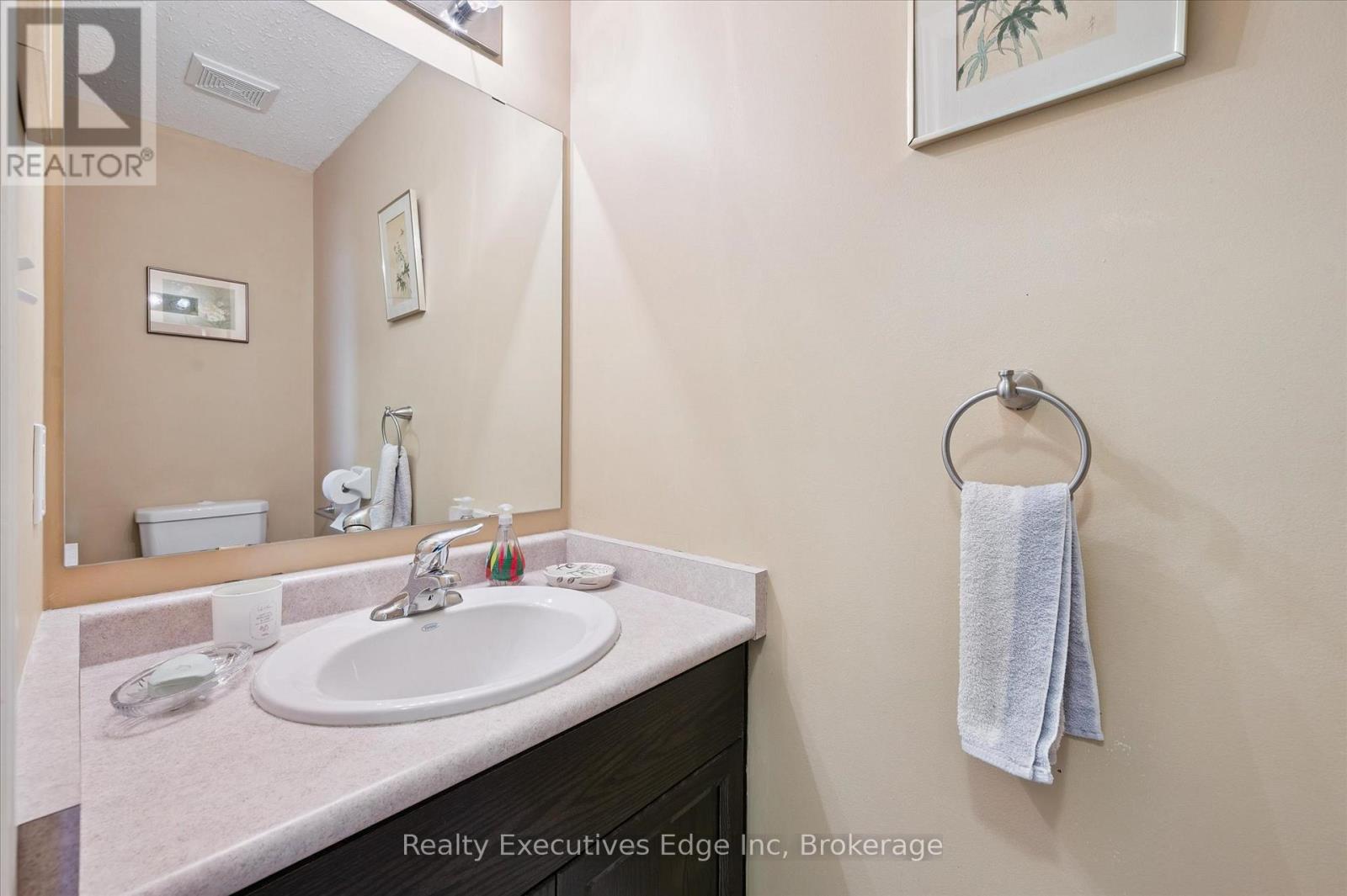 Photo 23 of 51 Marr Drive, Centre Wellington ON
