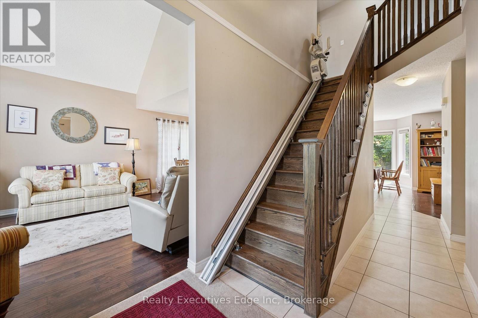 Photo 33 of 51 Marr Drive, Centre Wellington ON