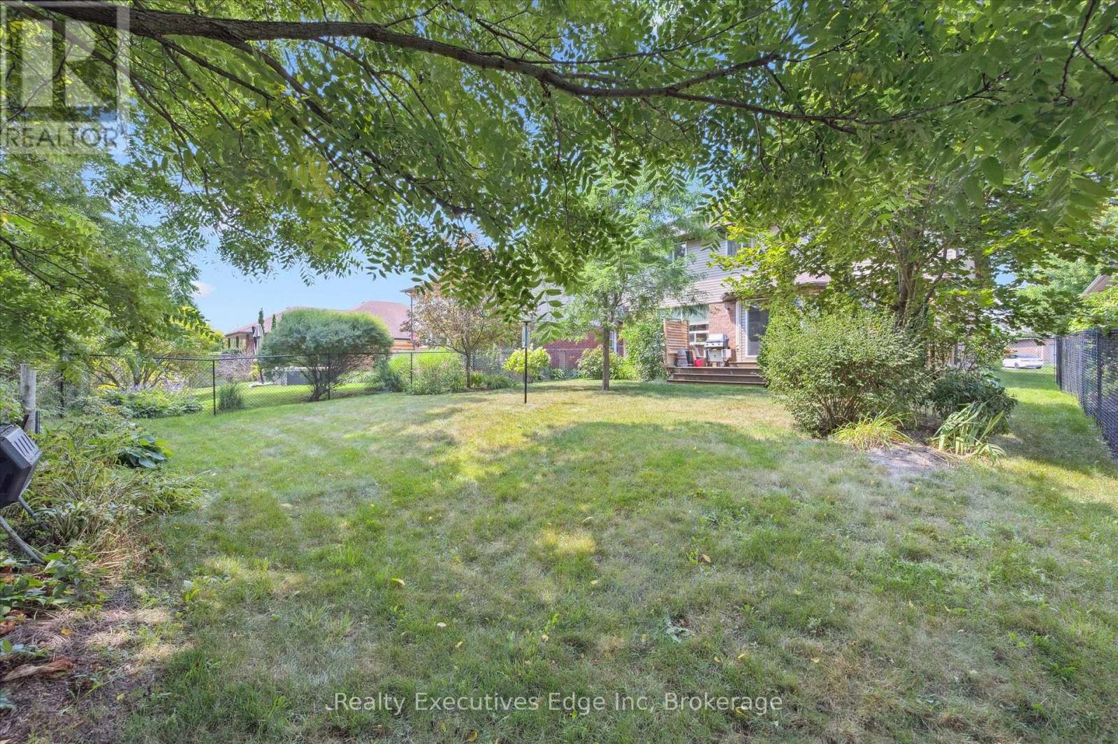 Photo 20 of 51 Marr Drive, Centre Wellington ON