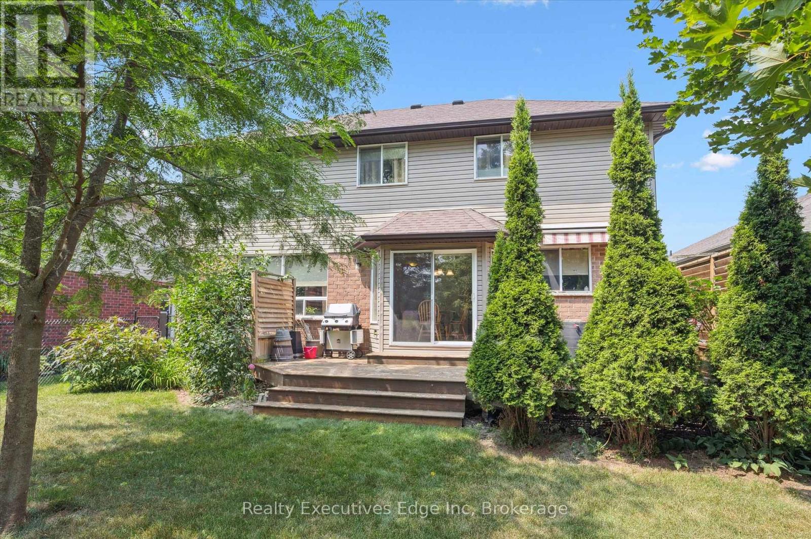 Photo 16 of 51 Marr Drive, Centre Wellington ON