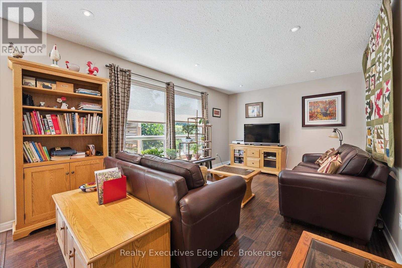Photo 4 of 51 Marr Drive, Centre Wellington ON