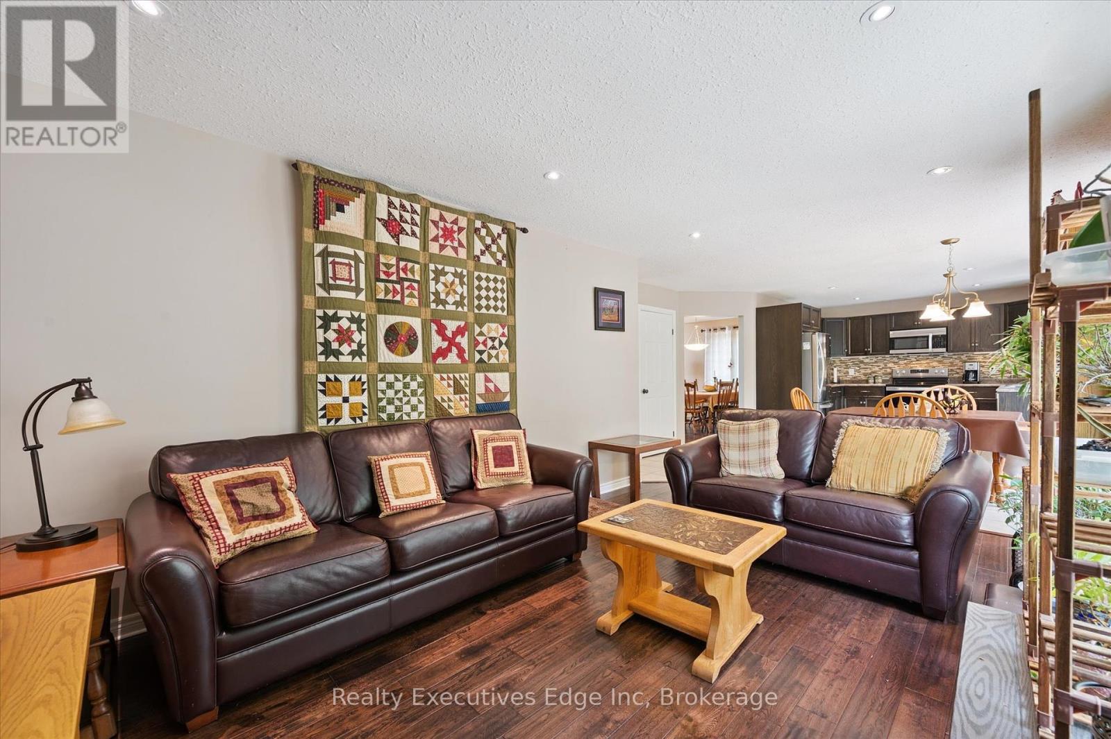 Photo 12 of 51 Marr Drive, Centre Wellington ON