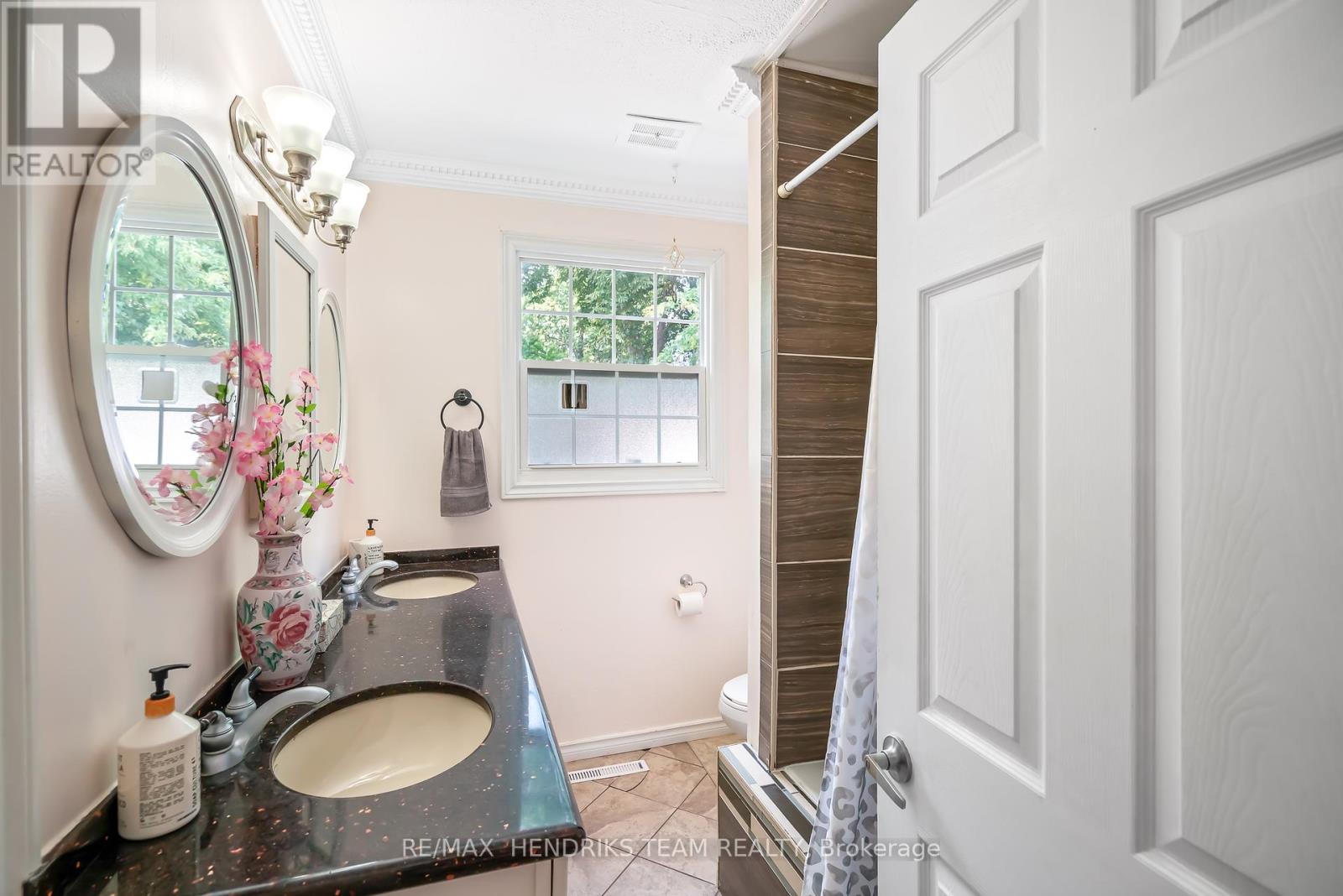 Photo 19 of 7 Elmwood Avenue, St Catharines ON