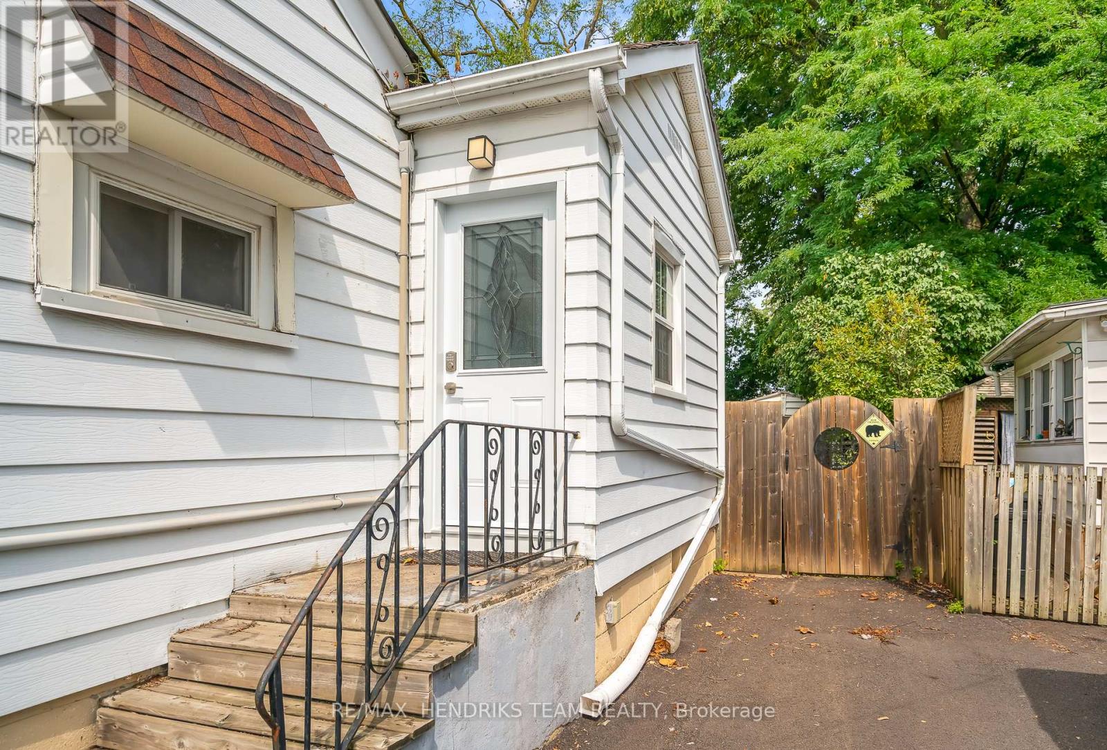 Photo 22 of 7 Elmwood Avenue, St Catharines ON