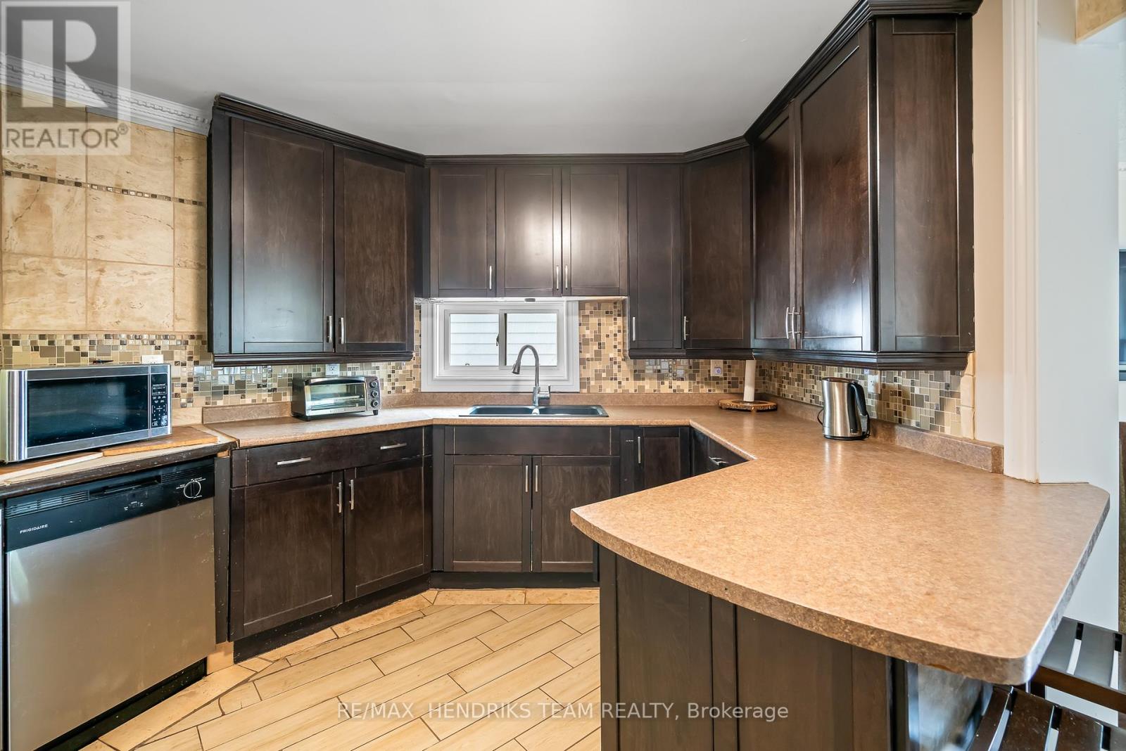 Photo 15 of 7 Elmwood Avenue, St Catharines ON