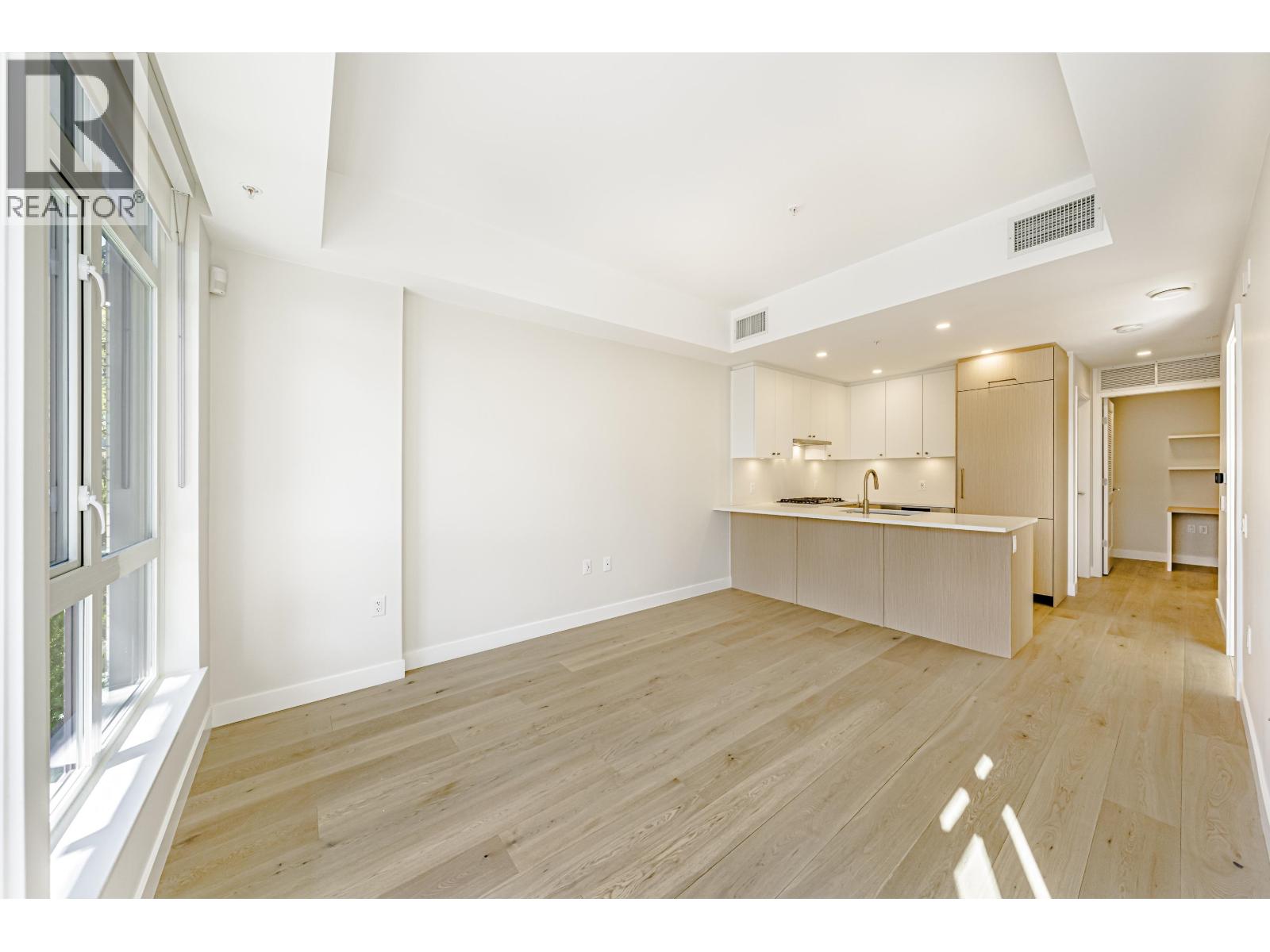 Photo 13 of 104 5007 Ash Street, Vancouver BC