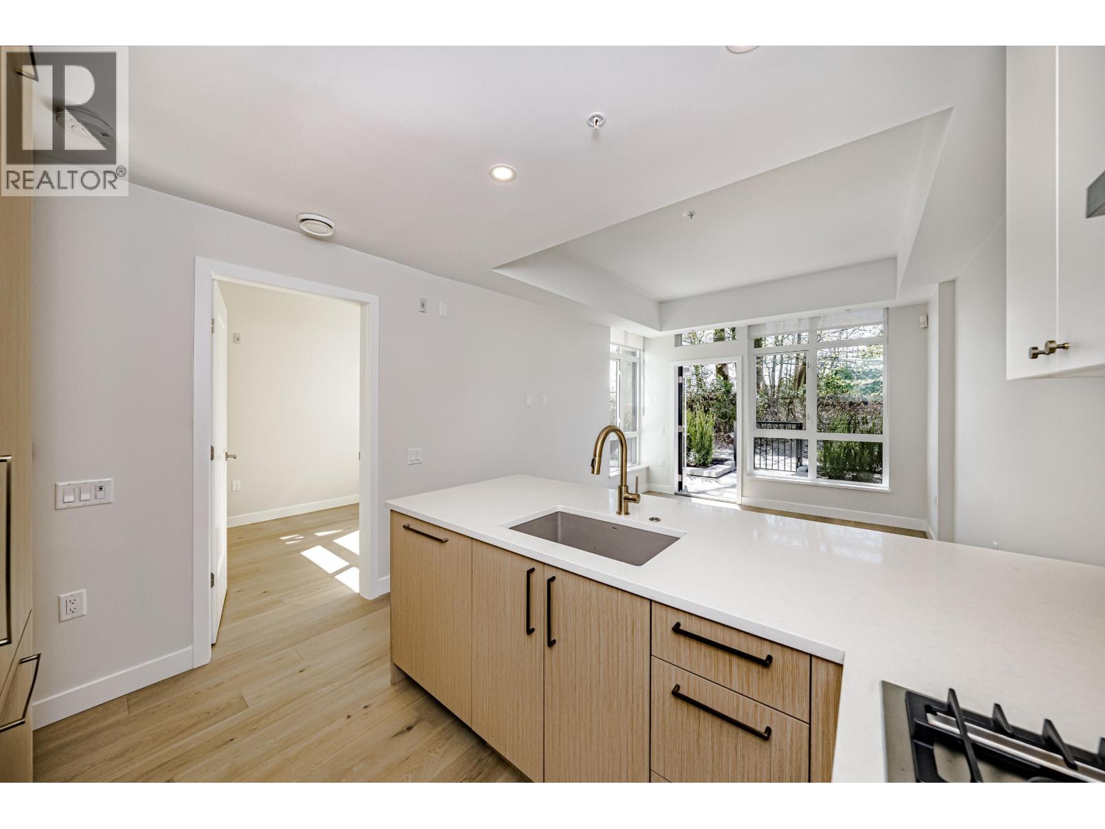 Photo 8 of 104 5007 Ash Street, Vancouver BC