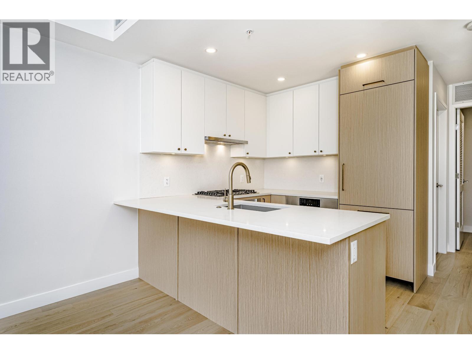 Photo 11 of 104 5007 Ash Street, Vancouver BC