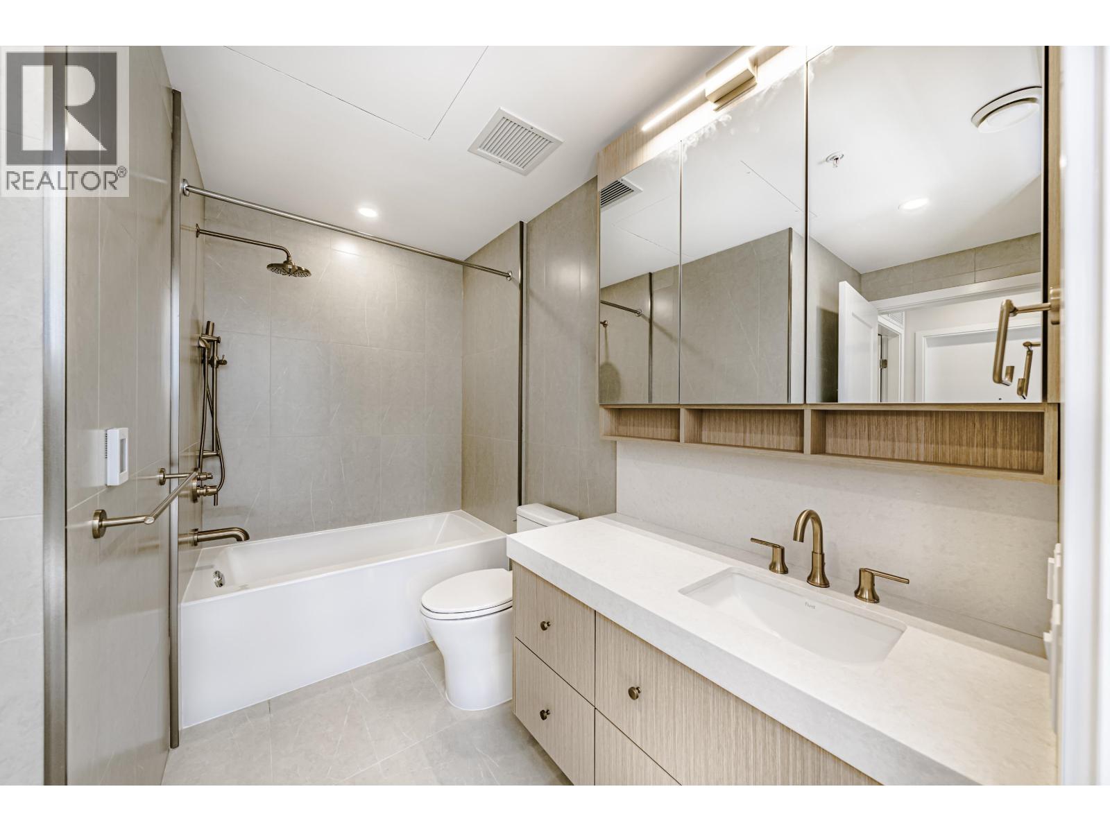 Photo 16 of 104 5007 Ash Street, Vancouver BC