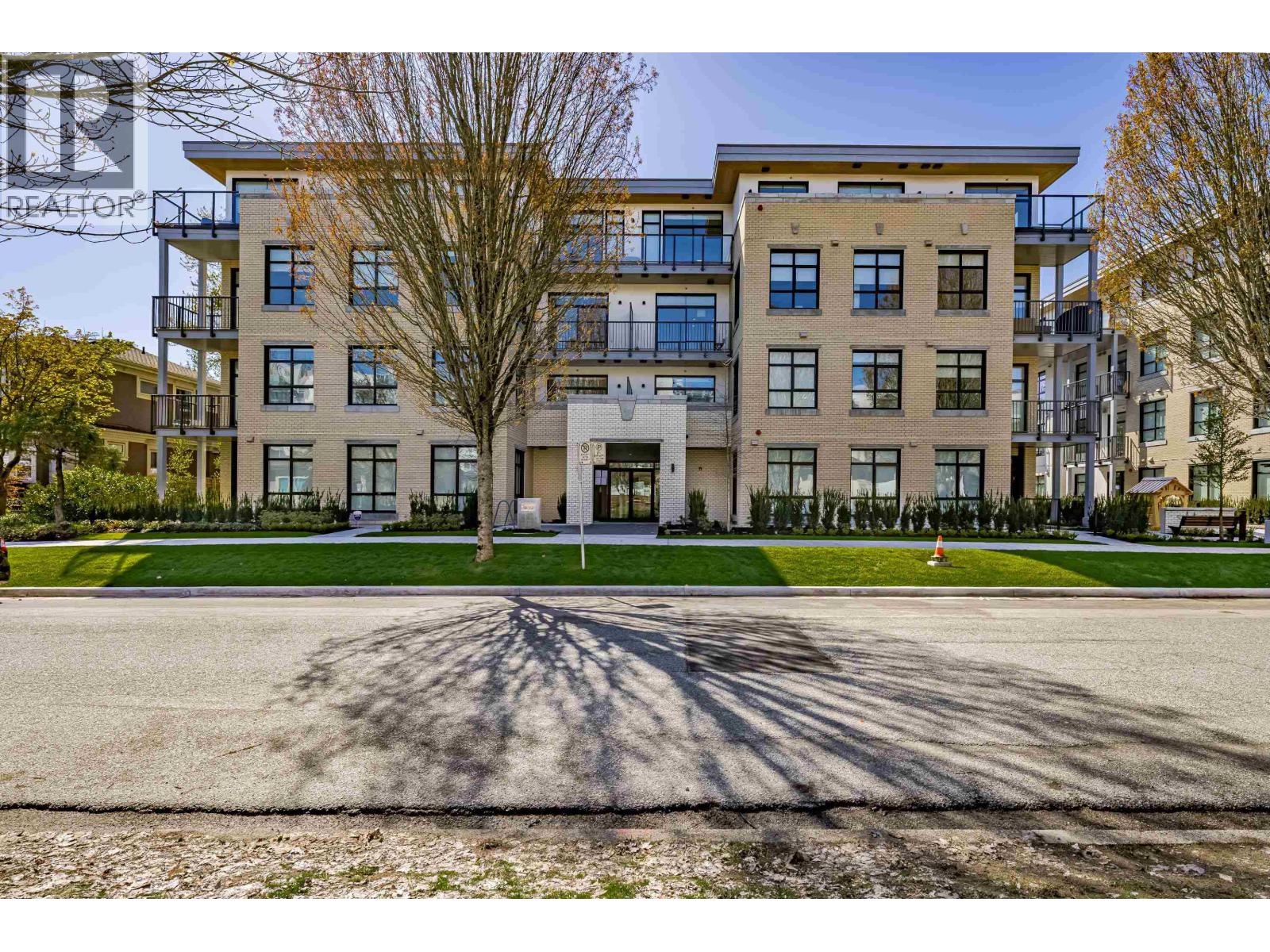 Photo 2 of 104 5007 Ash Street, Vancouver BC