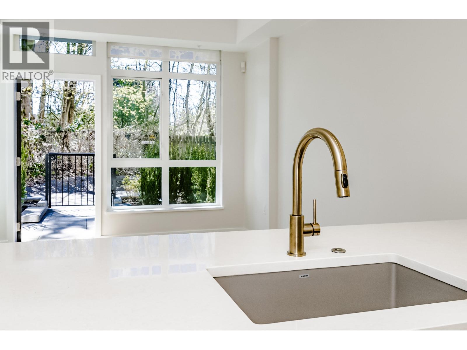 Photo 9 of 104 5007 Ash Street, Vancouver BC