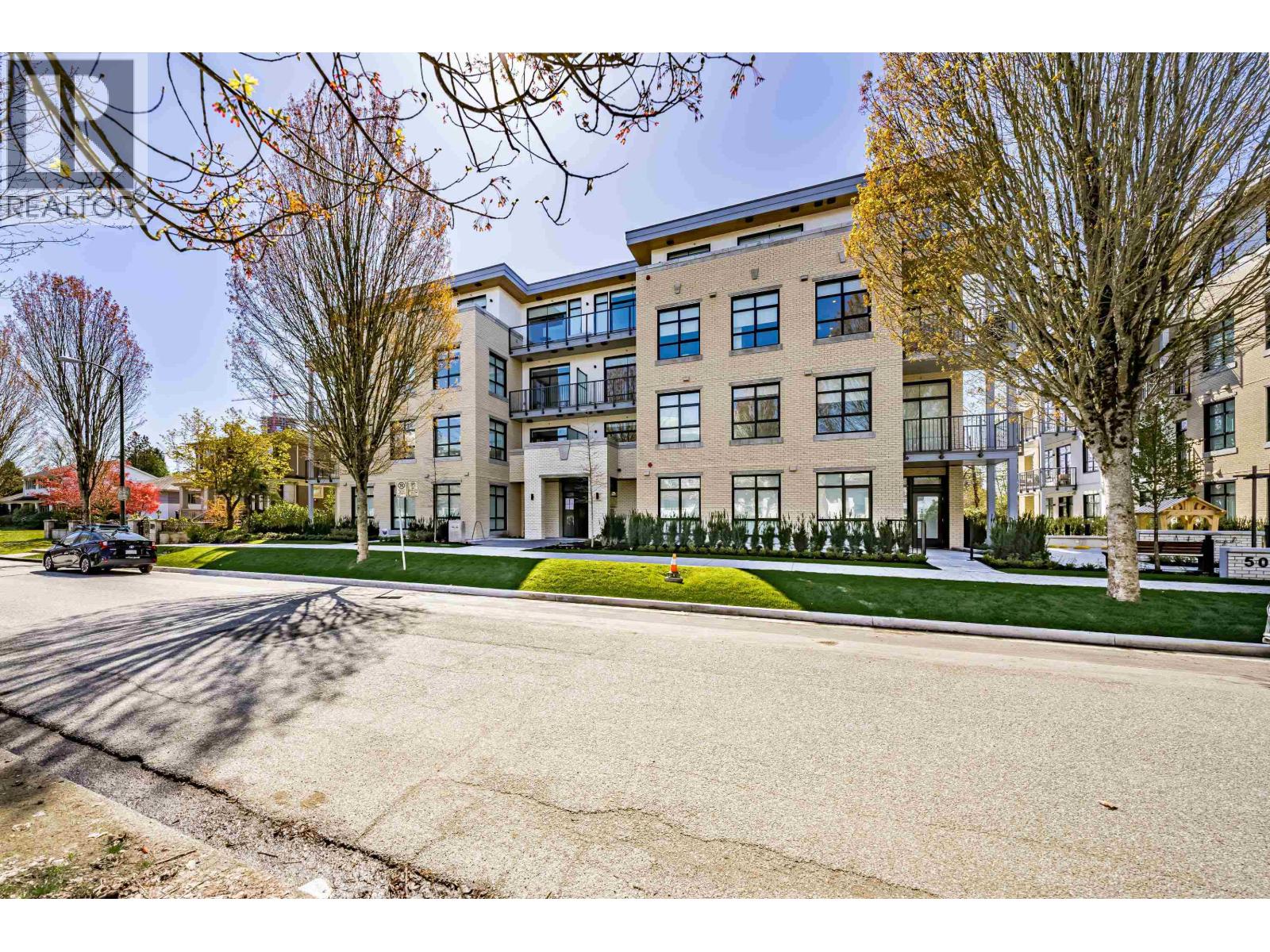 Photo 4 of 104 5007 Ash Street, Vancouver BC