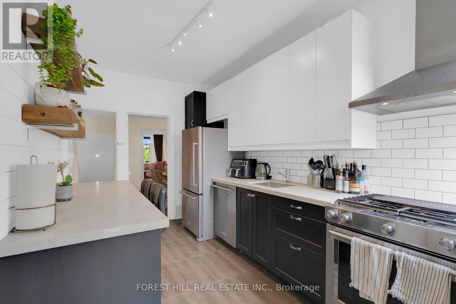Photo 14 of 169 Rushton Road, Toronto ON