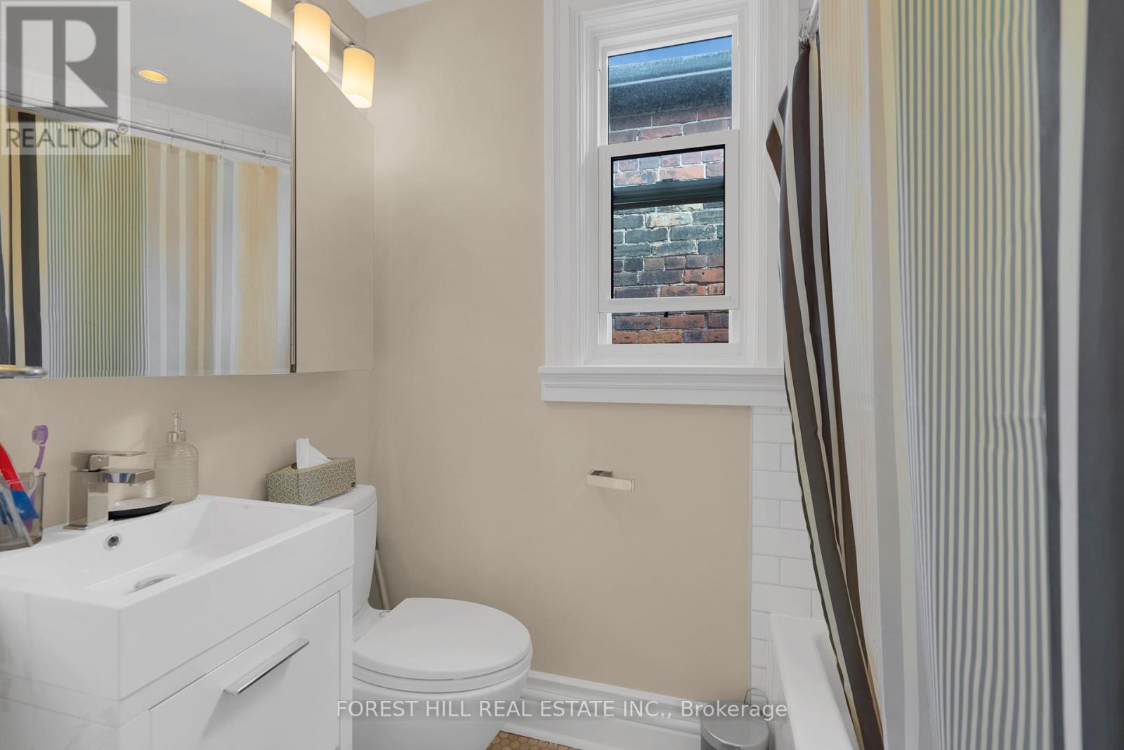 Photo 30 of 169 Rushton Road, Toronto ON