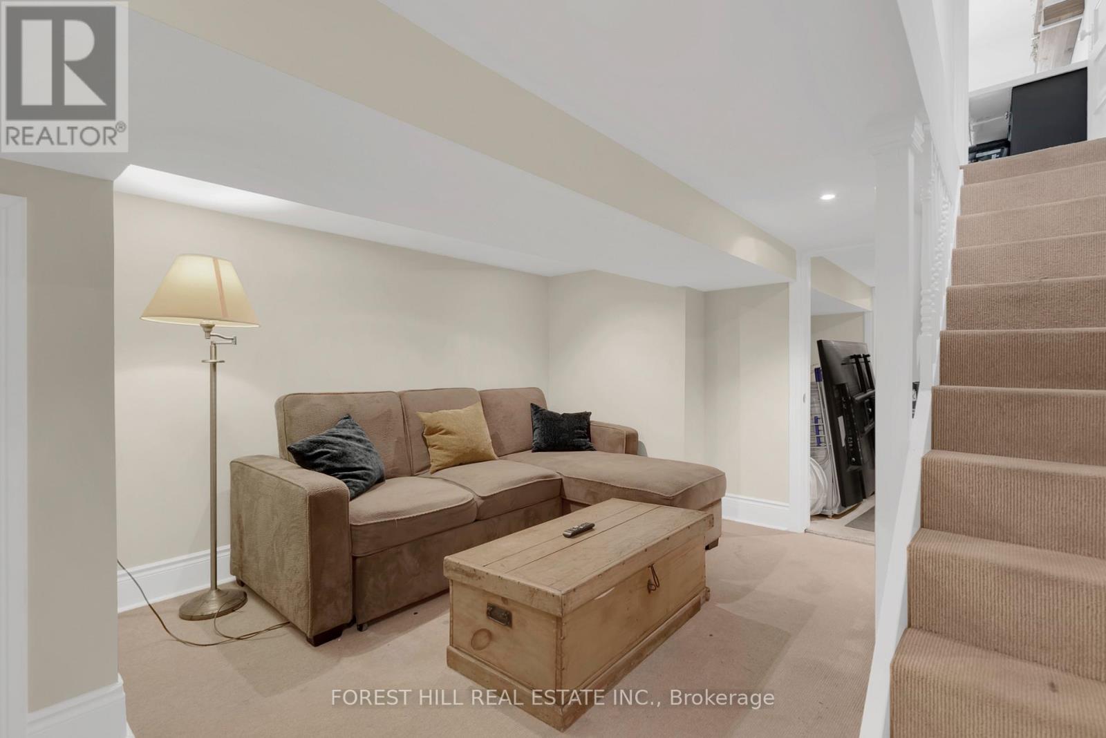 Photo 31 of 169 Rushton Road, Toronto ON