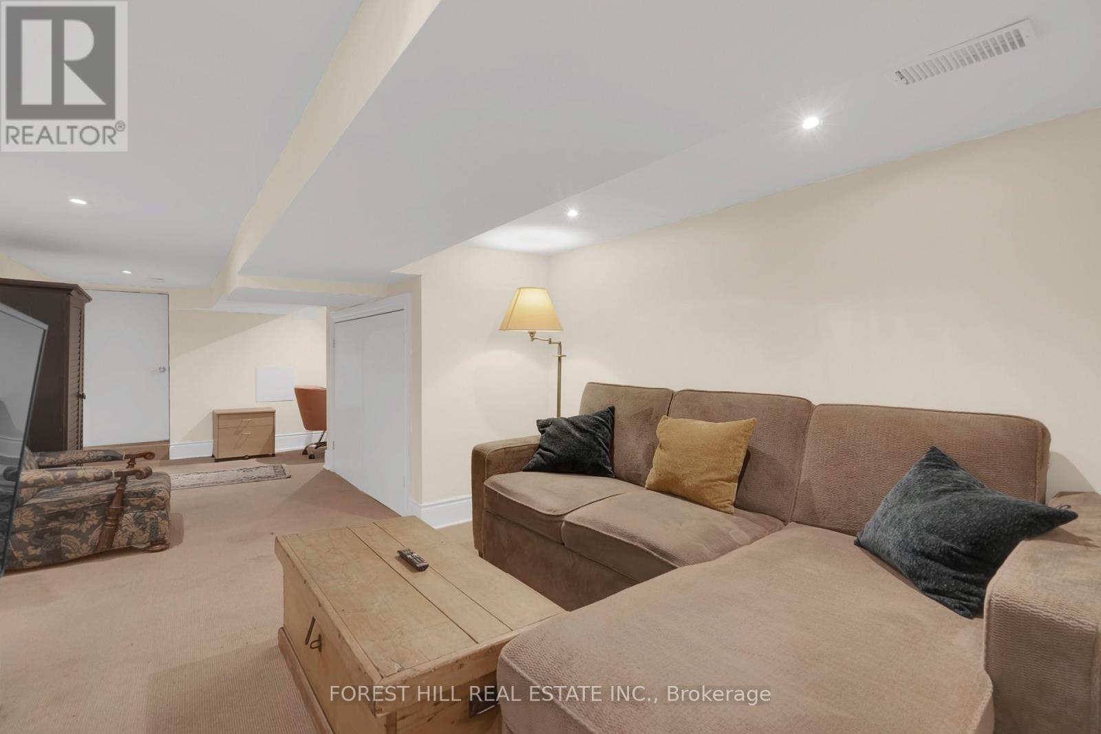Photo 32 of 169 Rushton Road, Toronto ON