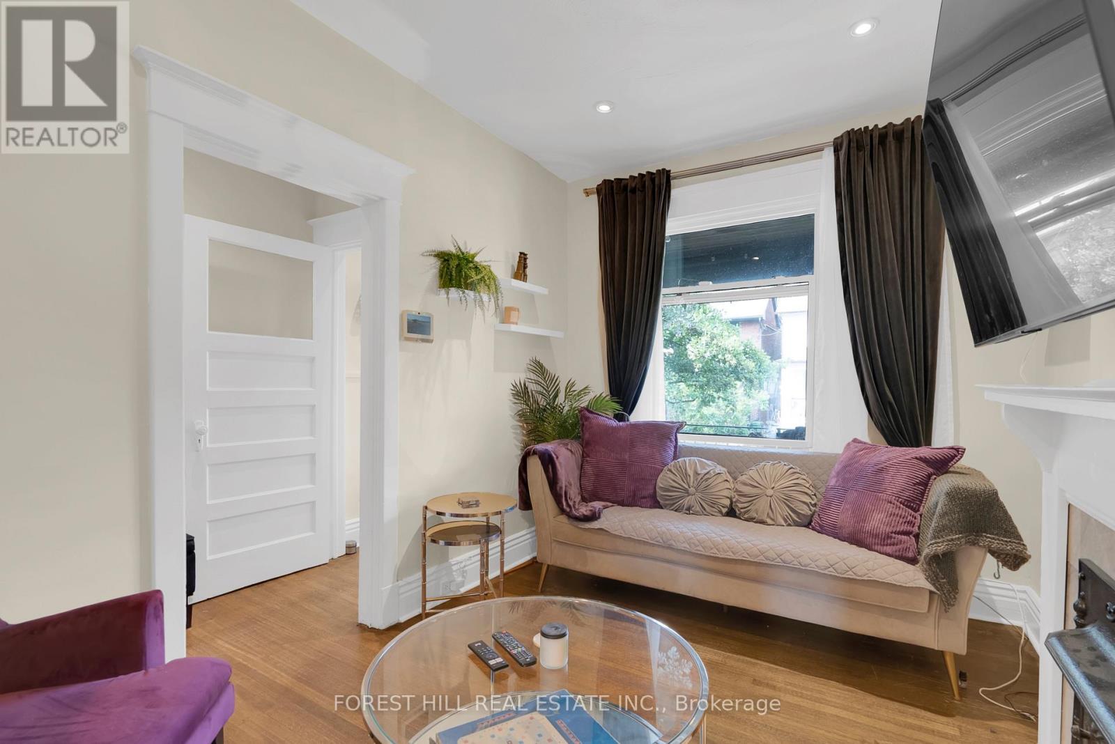 Photo 7 of 169 Rushton Road, Toronto ON