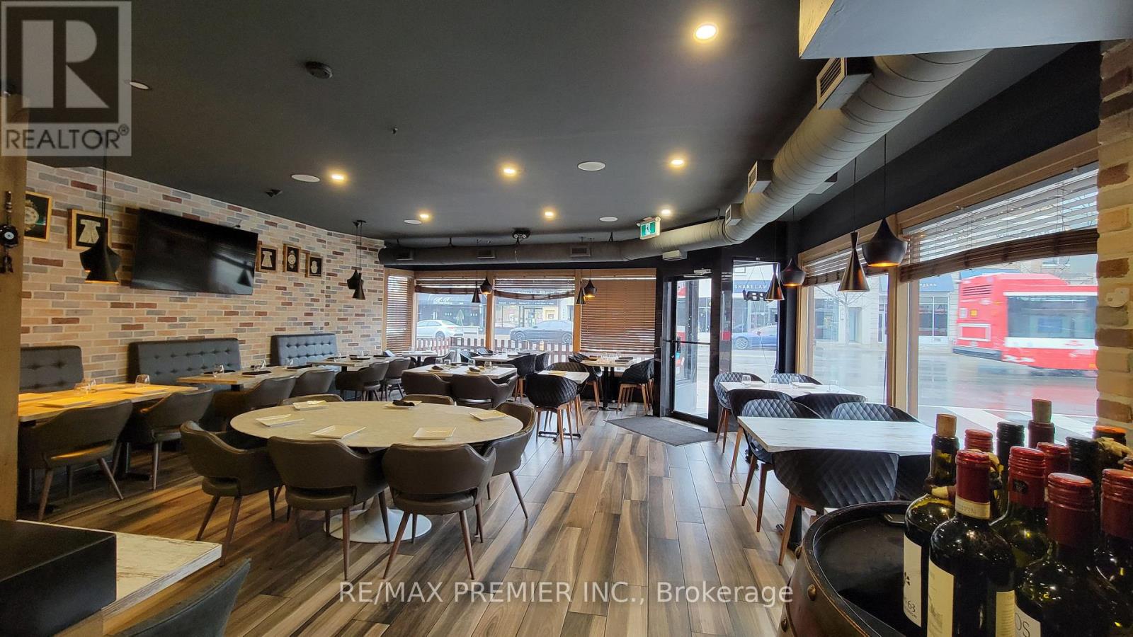 Photo 14 of 3443 Yonge Street, Toronto ON