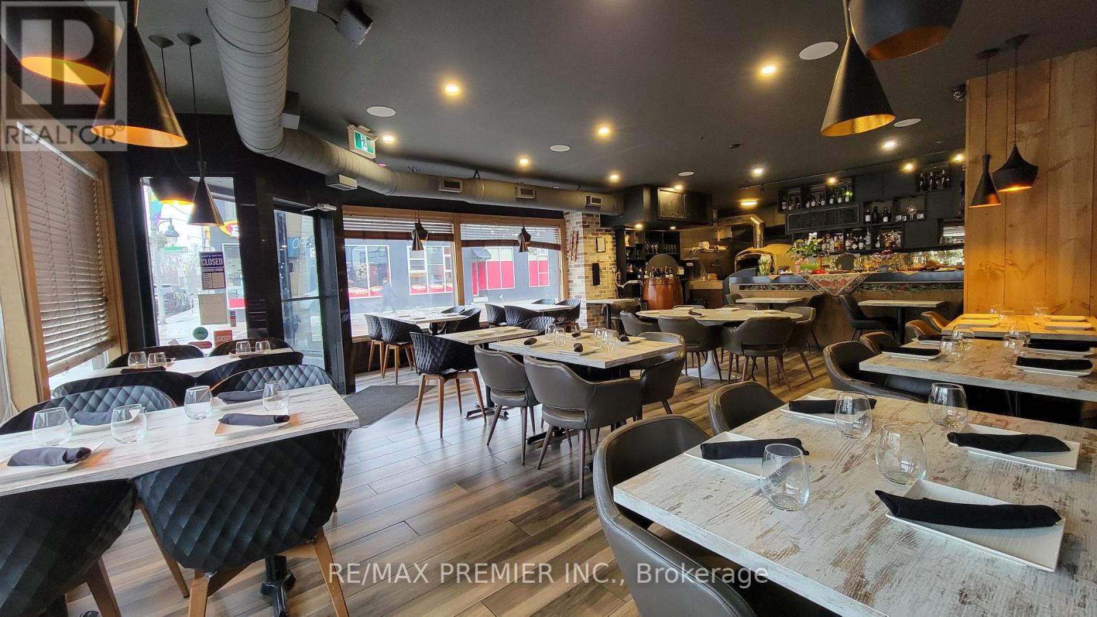 Photo 9 of 3443 Yonge Street, Toronto ON