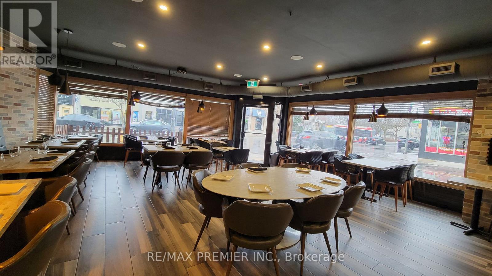 Photo 15 of 3443 Yonge Street, Toronto ON