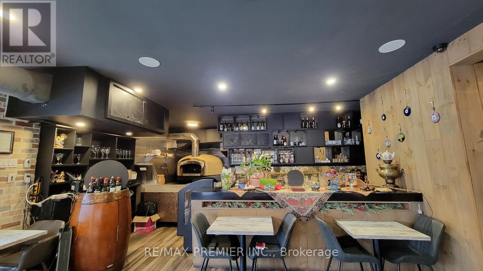 Photo 17 of 3443 Yonge Street, Toronto ON