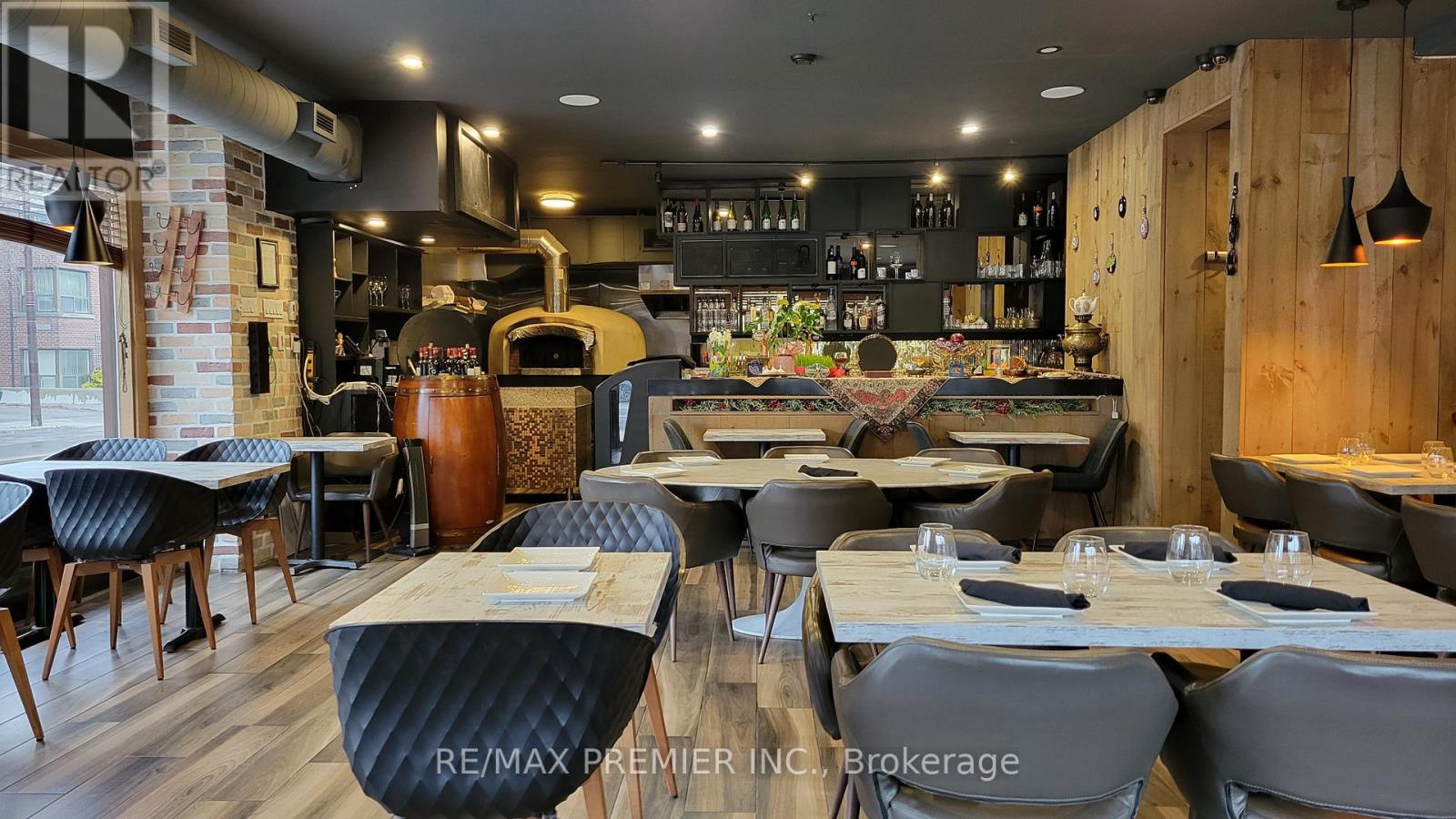 Photo 23 of 3443 Yonge Street, Toronto ON