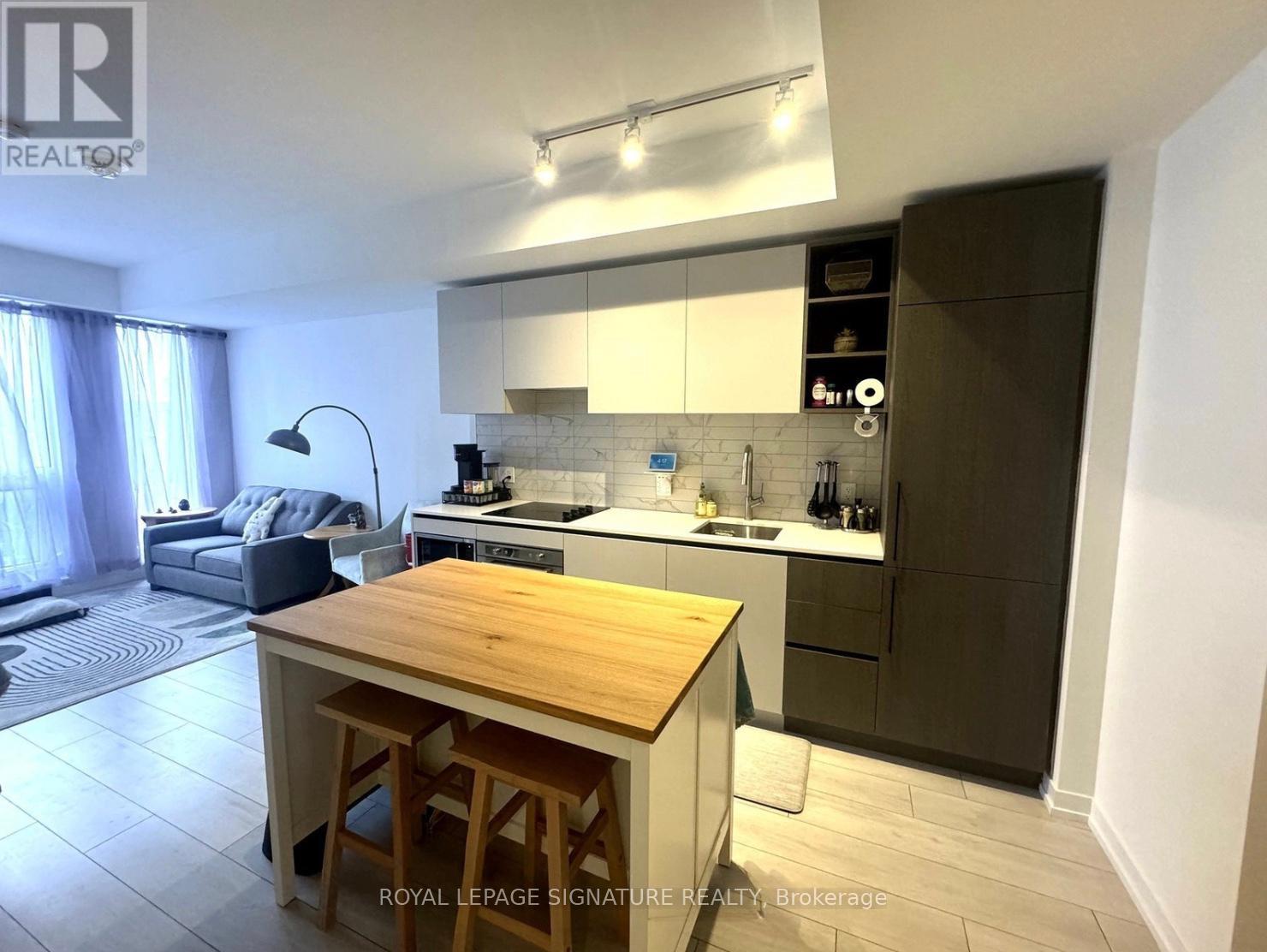 Photo 3 of 1112 55 Mercer Street, Toronto ON