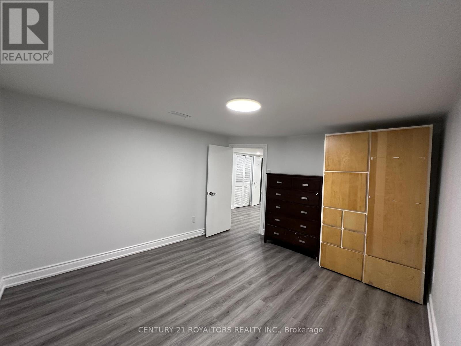 Photo 6 of Lower 50 Marbury Crescent, Toronto ON