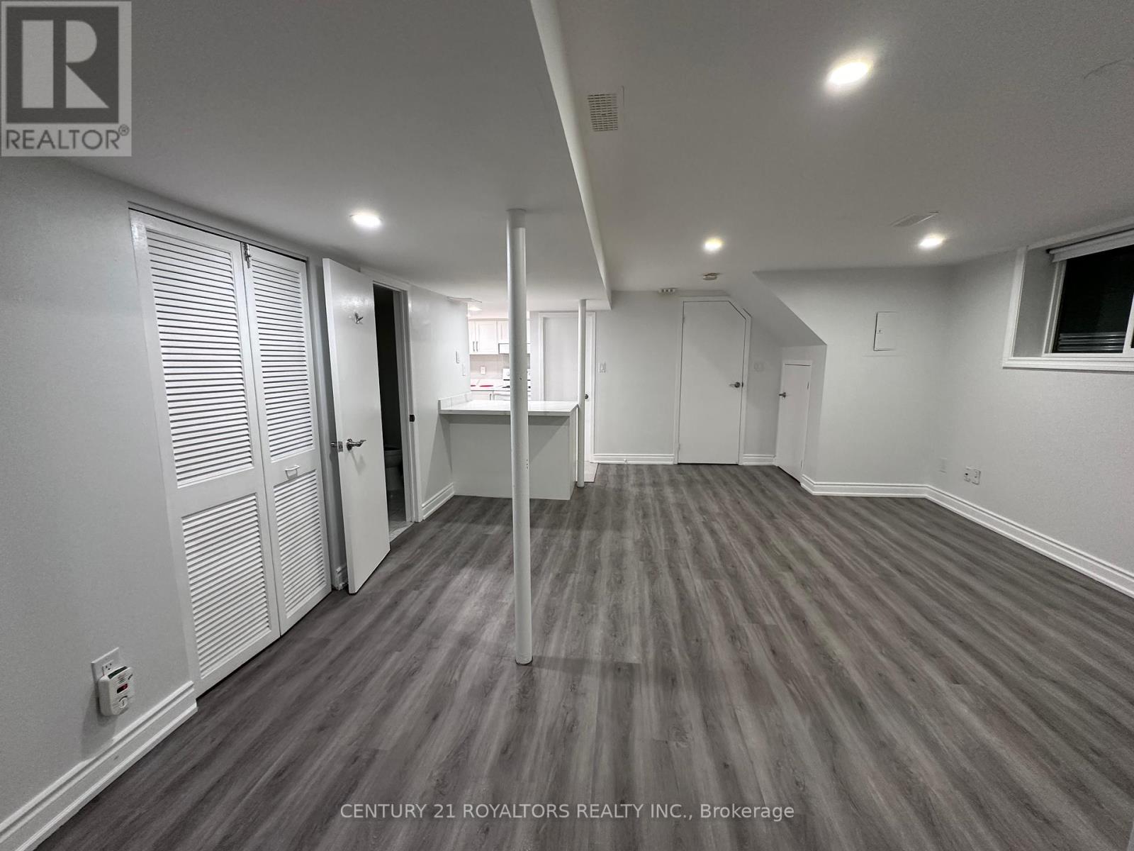 Photo 2 of Lower 50 Marbury Crescent, Toronto ON