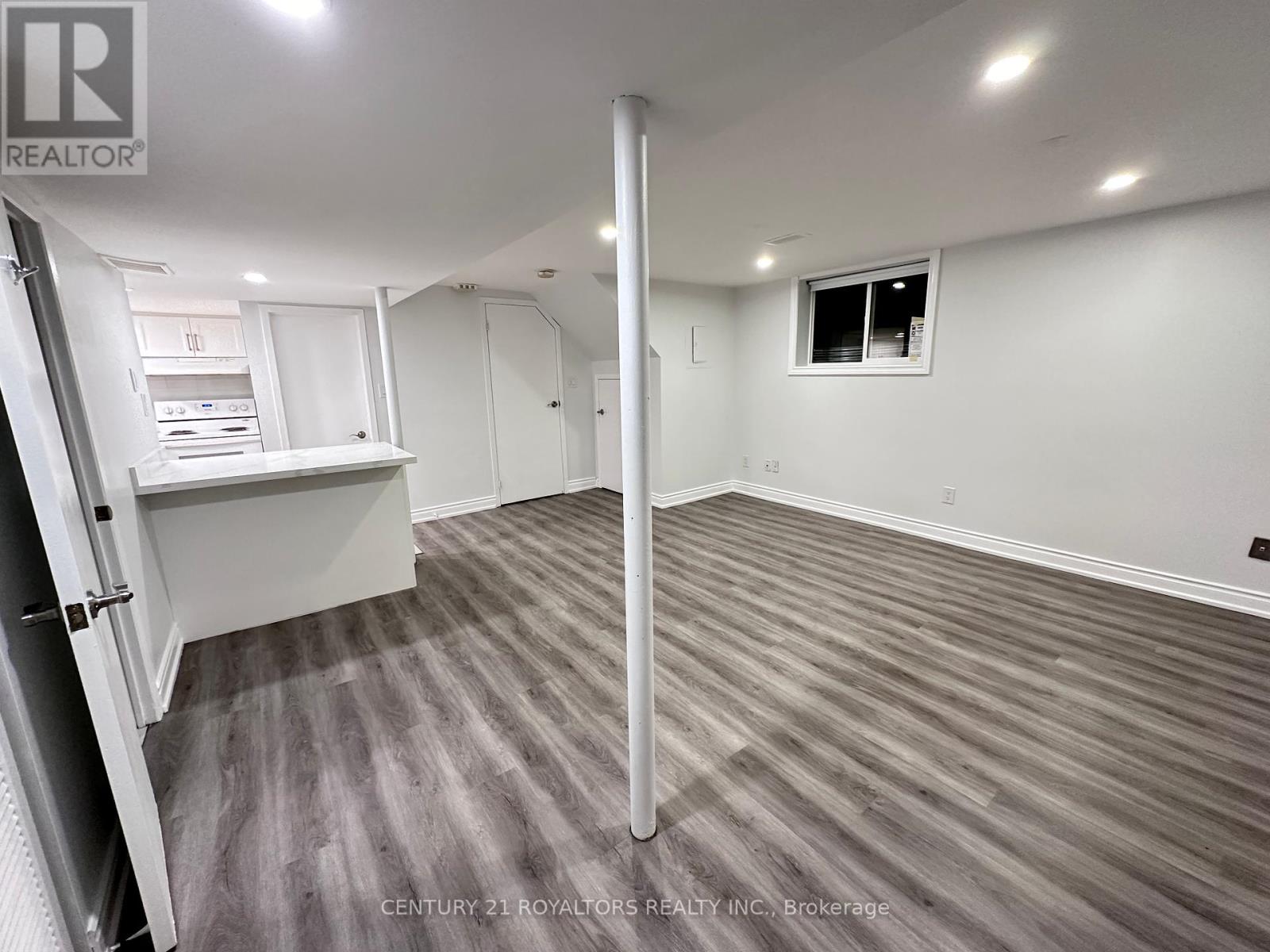 Photo 4 of Lower 50 Marbury Crescent, Toronto ON