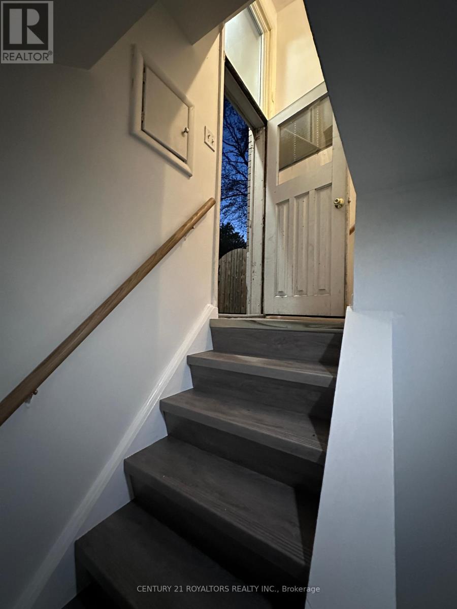Photo 8 of Lower 50 Marbury Crescent, Toronto ON