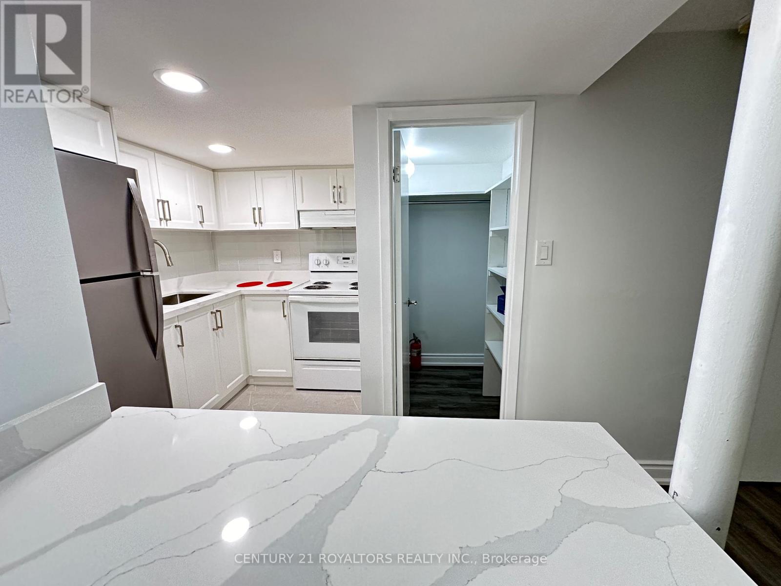 Photo 10 of Lower 50 Marbury Crescent, Toronto ON