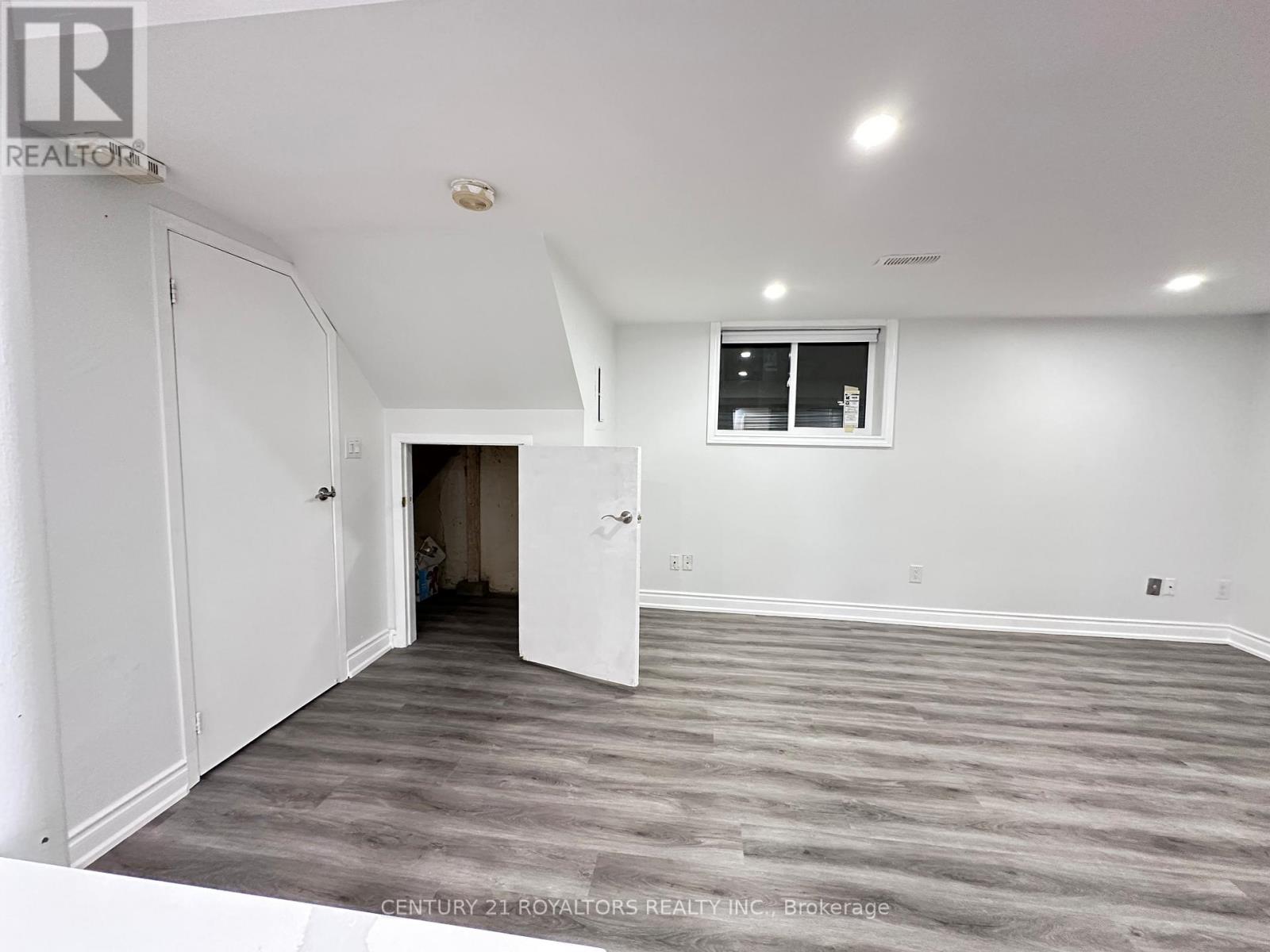 Photo 28 of Lower 50 Marbury Crescent, Toronto ON