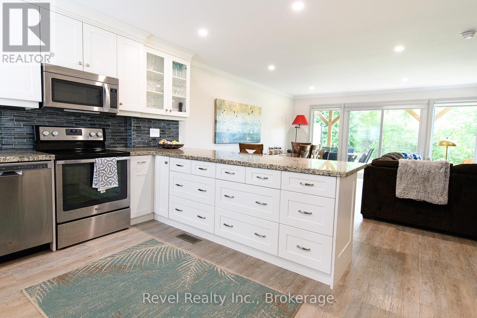 Photo 14 of 58 145 Fairway Crescent, Collingwood ON