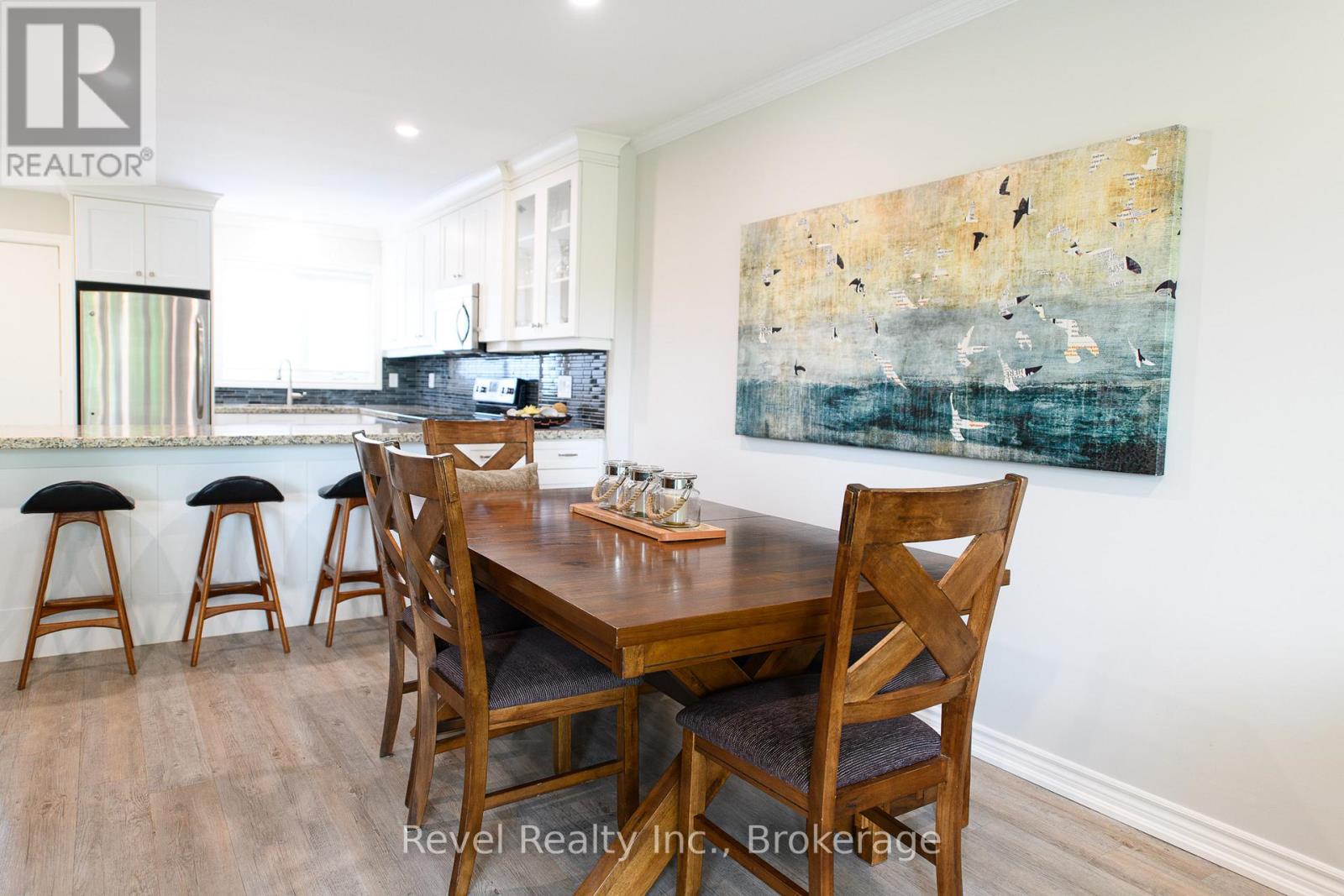 Photo 12 of 58 145 Fairway Crescent, Collingwood ON