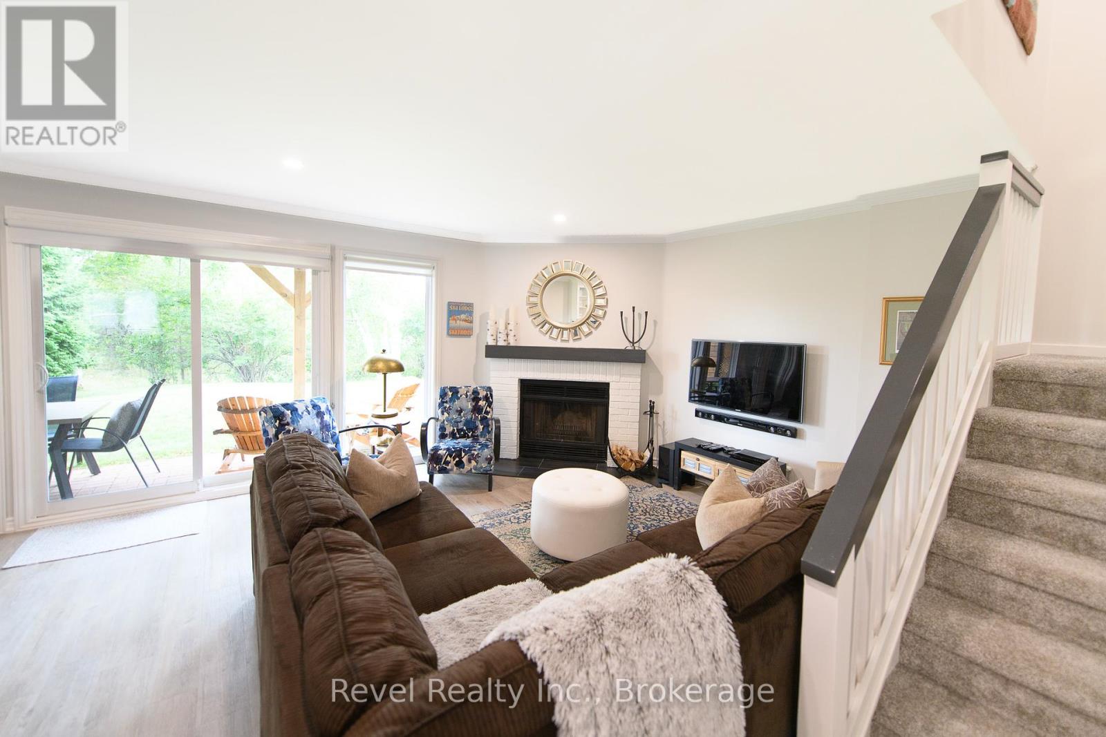 Photo 17 of 58 145 Fairway Crescent, Collingwood ON