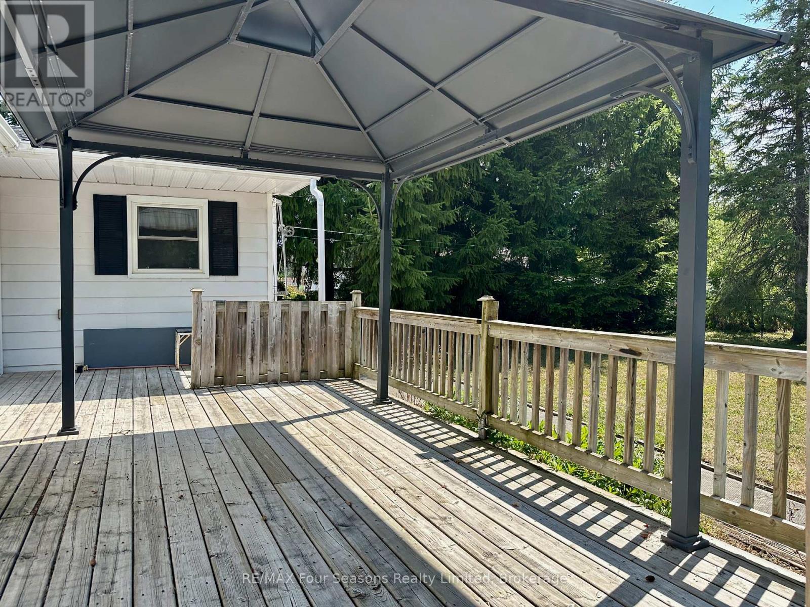 Photo 22 of 207 Christopher Street, Clearview ON